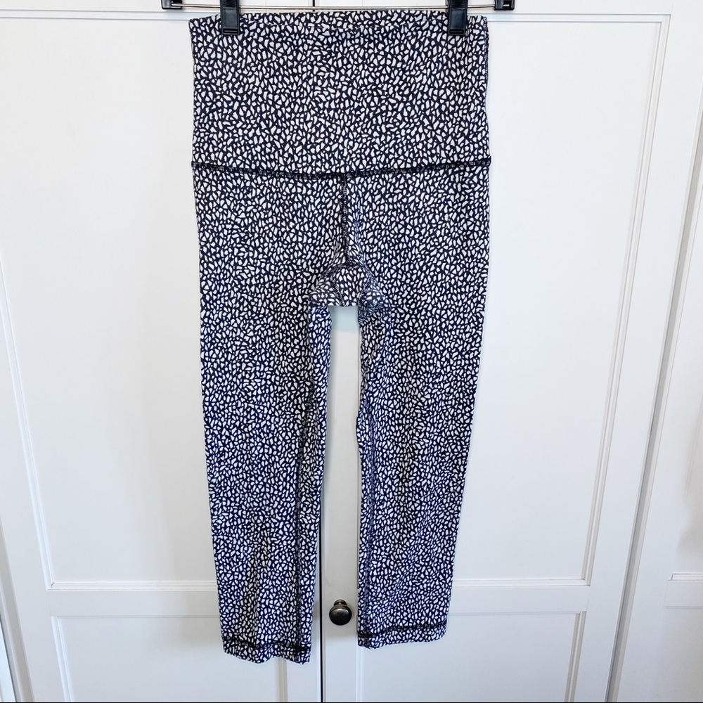 Lululemon Wunder Under Crop (Hi-Rise)
Miss Mosaic Black 6 - Picture 2 of 13